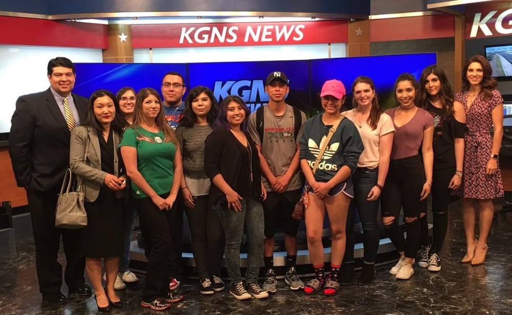 Communication students visit local TV studio 